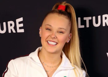 JoJo Siwa'nın Gülümseme Dönüşümü