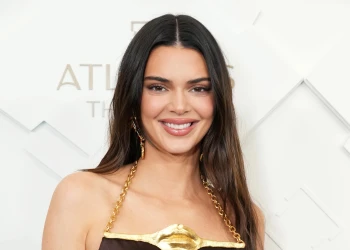 Kendall Jenner'ın Gülümseme İnceliği