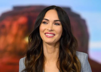 Megan Fox Hollywood Gülümsemesini Veneerler ve Kozmetik İncelikle Nasıl Elde Etti?