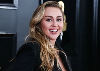 Miley Cyrus'un 2025 Gülümseme Değişimi