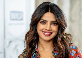 Priyanka Chopra'nın Gülümseme Evrimi