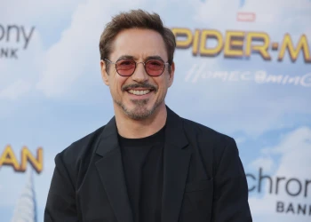 Robert Downey Jr'ın Gülümseme Evrimi