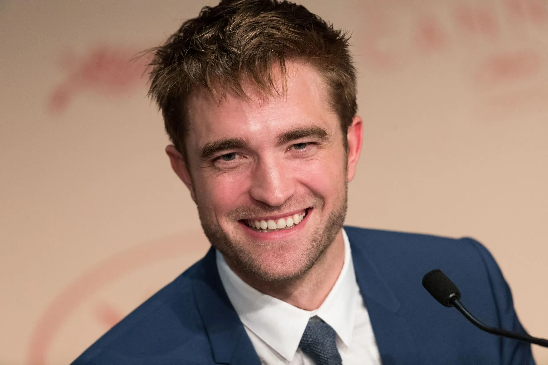 robert-pattinson-smile