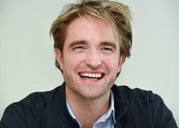 Robert Pattinson'ın Gülümseme Evrimi