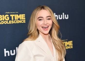 Sabrina Carpenter Dişleri