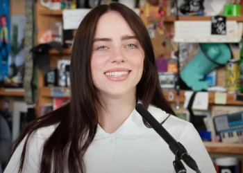 Billie Eilish Dişleri: İkonik Bir Gülümsemeye Derinlemesine Bakış