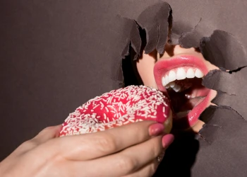 Dişlerinize Zarar Veren En Kötü 15 Yiyecek