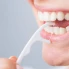 Как правильно пользоваться зубной нитью и почему это важно