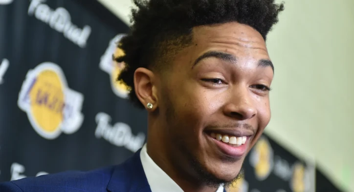 Brandon Ingram zuby pred a po: Jeho dentálna premena