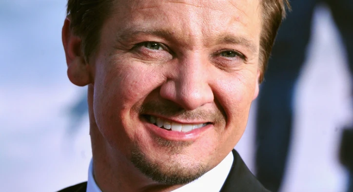 Jeremy Renner New Teeth Now – Before and After