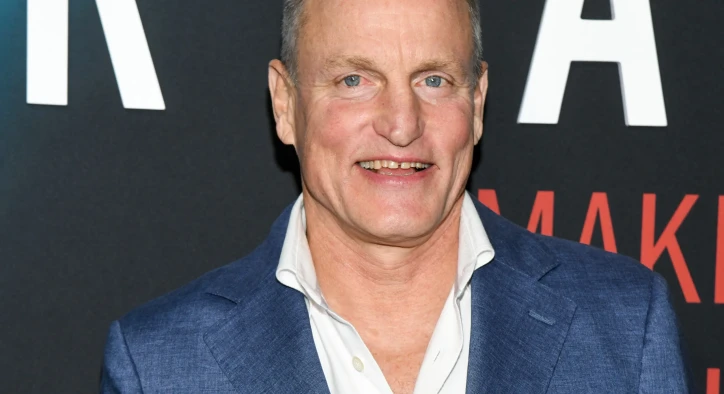 Делал ли Woody Harrelson зубы?
