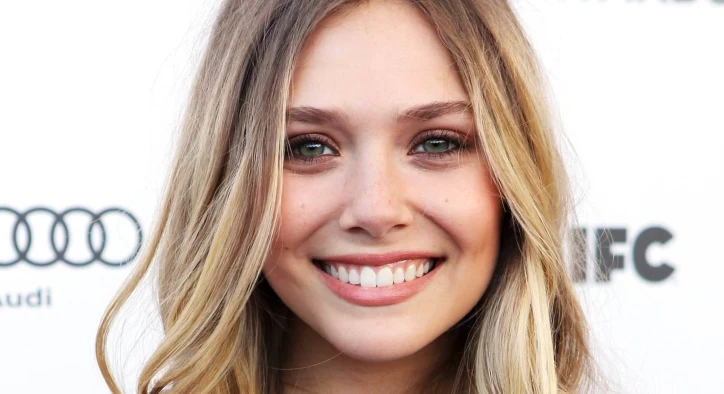 Elizabeth Olsen Zähne: Das Geheimnis ihres natürlichen und strahlenden Lächelns