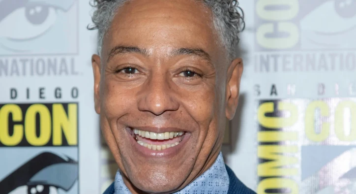 Zuby Giancarla Esposita: Evoluce sofistikovaného úsměvu