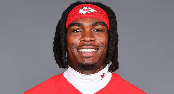 Wie sich die Zähne von Rashee Rice mit Diamant-Grills verwandelten