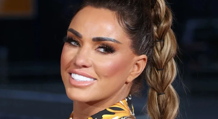 Katie Price Zähne: Die Entwicklung eines berühmten Hollywood-Lächelns