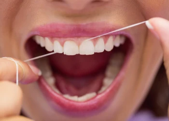 How to Use Dental Floss? What Is It Used For?