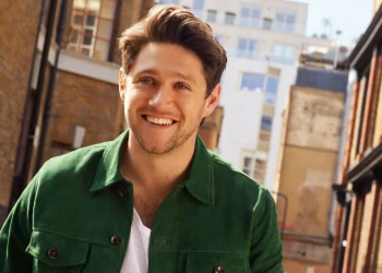Zuby Niall Horan: Rovnátka, proměna a fotky před a po