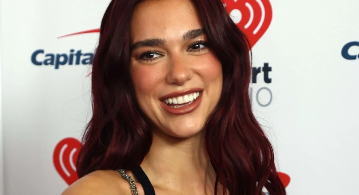 Dua Lipa Teeth: Braces, Teeth Plaque & Before and After Transformation