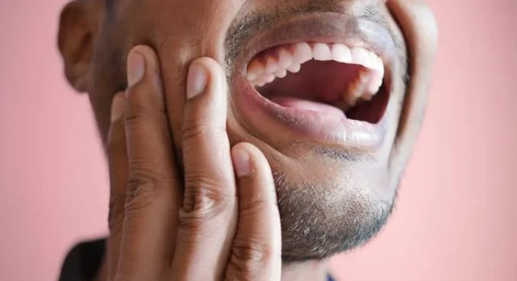 Jaw Clicking: Causes, One Side, Chewing & Treatment