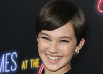 Cailee Spaenys Zähne: Vorher Nachher, Veneers & Lächeln